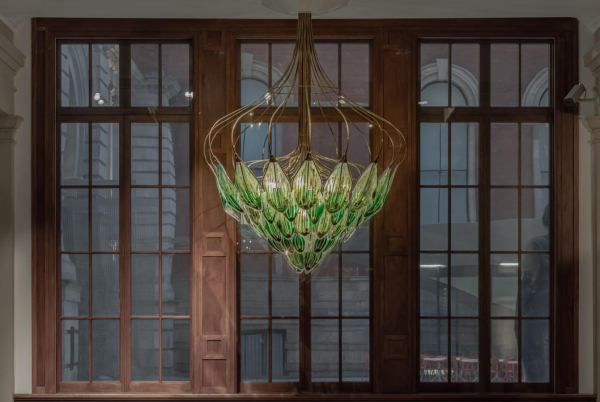 Какие люстры сейчас в моде: советы дизайнера, фото современных люстр Какие люстры сейчас в моде: советы дизайнера, фото современных люстр