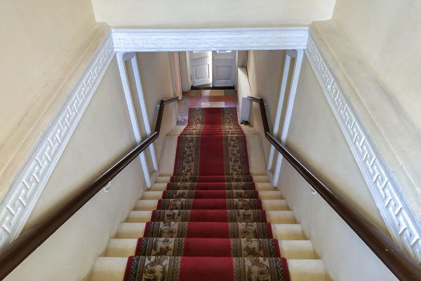 Усадьбы со львом и грифоном в центре Москвы признали памятниками культуры