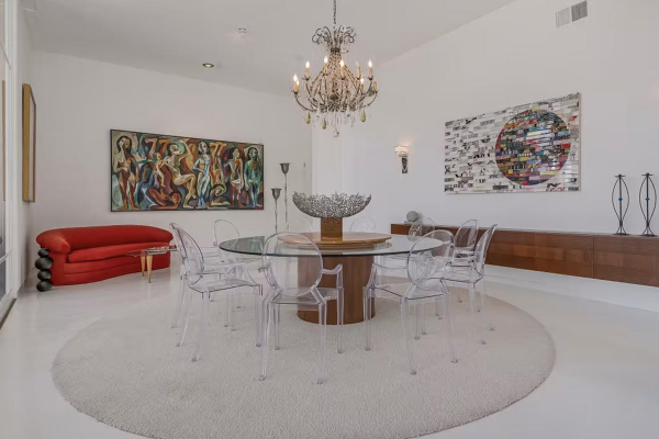 Бывший дом Фрэнка Синатры в Лос-Анджелесе продали за $5 млн Бывший дом Фрэнка Синатры в Лос-Анджелесе продали за $5 млн