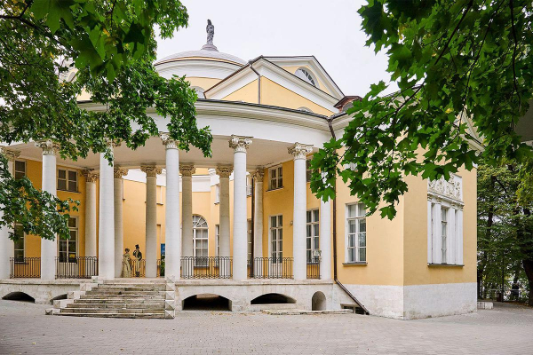 Собянин сообщил о планах реставрации домов-памятников в Москве в 2025 г.