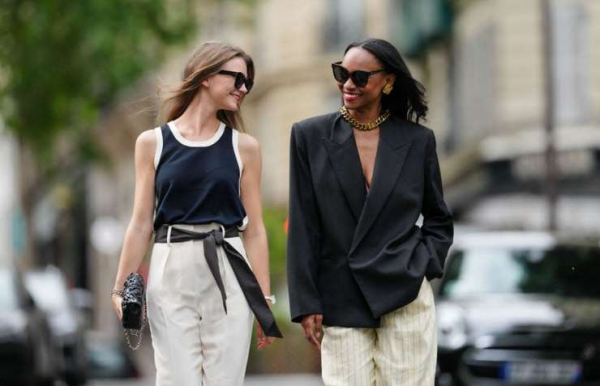 Как выбирать одежду высоким женщинам с широкими плечами: 5 советов стилиста Как выбирать одежду высоким женщинам с широкими плечами: 5 советов стилиста