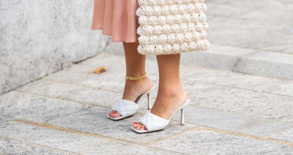 Квадратные носы: тренд обуви весны 2025, как и с чем носить Квадратные носы: тренд обуви весны 2025, как и с чем носить