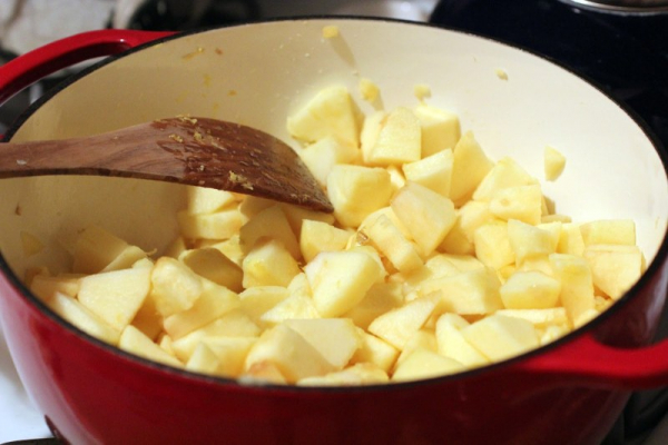 Проверенные лайфхаки, как убрать нагар со старой кастрюли, и при этом не тереть Проверенные лайфхаки, как убрать нагар со старой кастрюли, и при этом не тереть