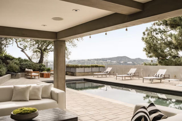 Бывший дом актрисы Джейн Фонды выставили на продажу за $11 млн Бывший дом актрисы Джейн Фонды выставили на продажу за $11 млн