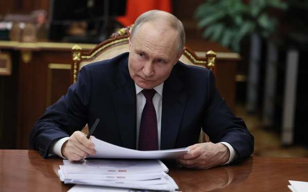 Путин отметил, что рост долгов застройщиков угрожает устойчивости рынка Путин отметил, что рост долгов застройщиков угрожает устойчивости рынка