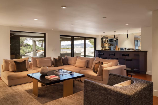 Бывший дом актрисы Джейн Фонды выставили на продажу за $11 млн Бывший дом актрисы Джейн Фонды выставили на продажу за $11 млн