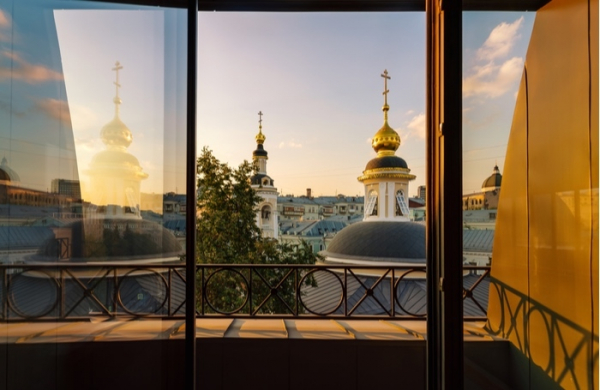 «Дом с атлантами»: трофейная недвижимость — это всегда про уважение и любовь «Дом с атлантами»: трофейная недвижимость — это всегда про уважение и любовь