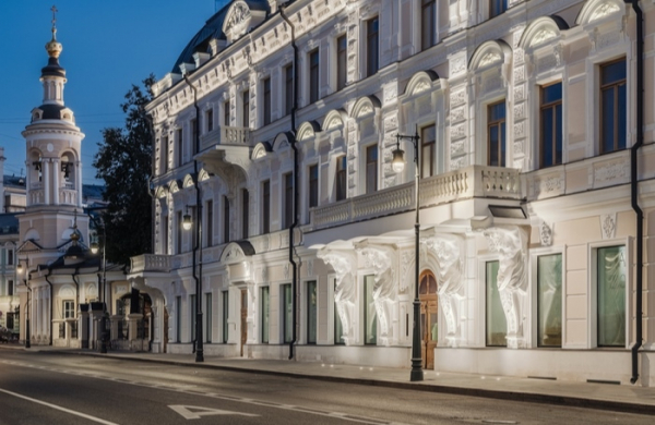 «Дом с атлантами»: трофейная недвижимость — это всегда про уважение и любовь «Дом с атлантами»: трофейная недвижимость — это всегда про уважение и любовь