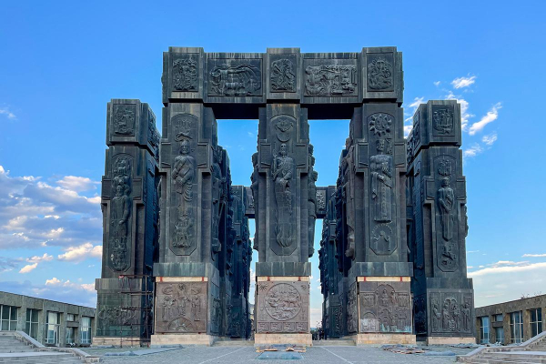 Самые известные памятники Зураба Церетели. Где находятся, как выглядят Самые известные памятники Зураба Церетели. Где находятся, как выглядят