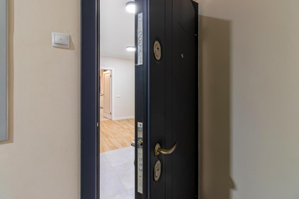 Свет, цвет и зеркала: 10 советов, как создать идеальную прихожую Свет, цвет и зеркала: 10 советов, как создать идеальную прихожую