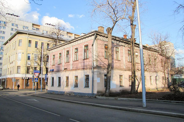 Четыре деревянных особняка XIX века в Москве признаны домами-памятниками