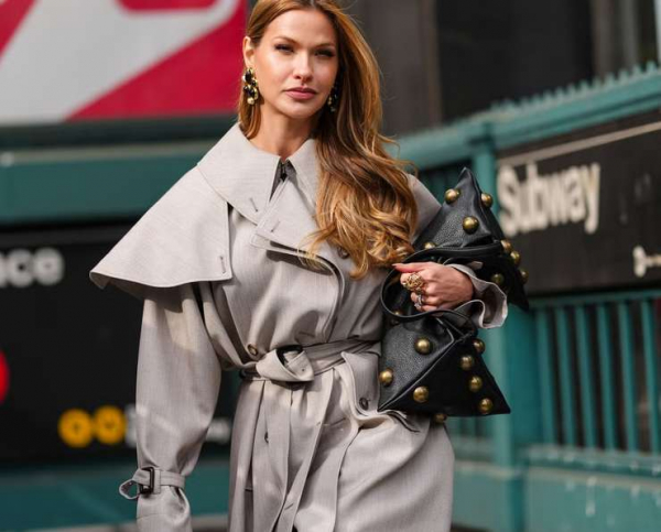 Классика с провокацией: 5 способов носить тренч этой весной Классика с провокацией: 5 способов носить тренч этой весной