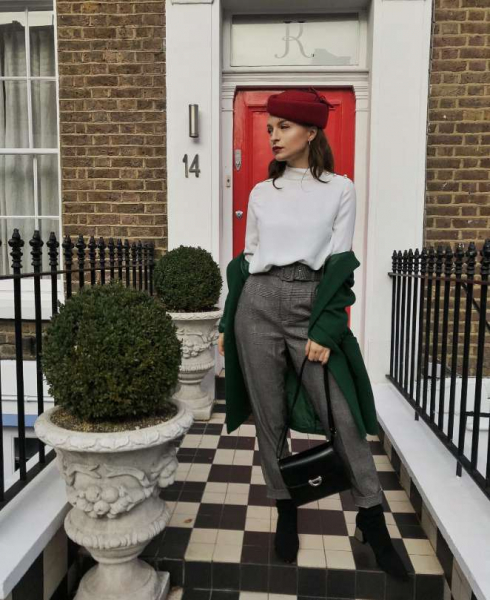 Королевский стиль: пилотка, шляпа-таблетка, шапка-пирожок — главный тренд сезона Королевский стиль: пилотка, шляпа-таблетка, шапка-пирожок — главный тренд сезона