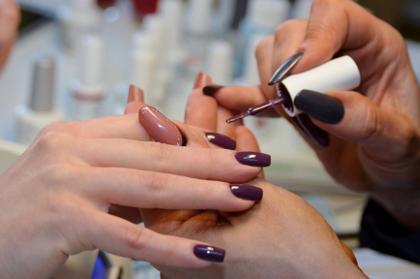 Проверенные советы от психолога, как перестать грызть ногти и кожу на руках