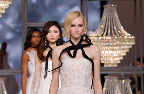 Летняя свадьба 2025: модные тренды и советы стилиста для невест Летняя свадьба 2025: модные тренды и советы стилиста для невест