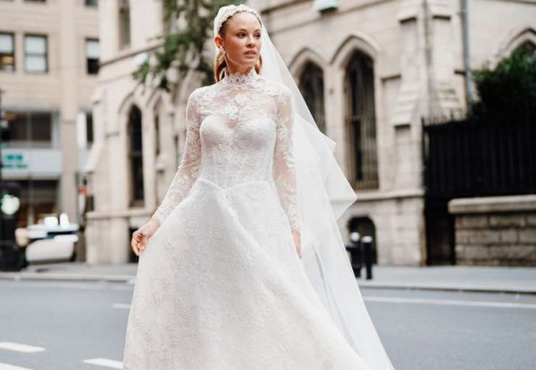 Летняя свадьба 2025: модные тренды и советы стилиста для невест Летняя свадьба 2025: модные тренды и советы стилиста для невест