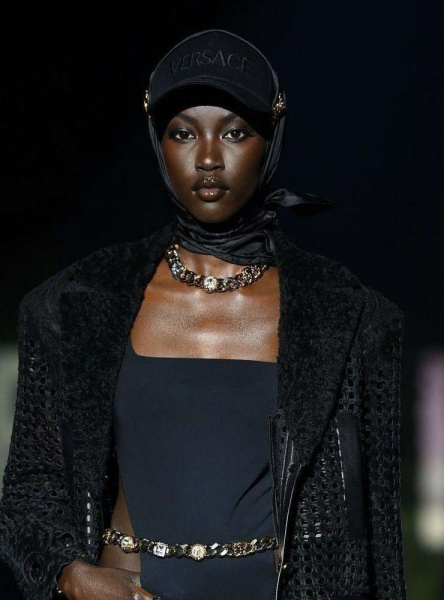 Лето в шляпе: топ 5 головных уборов сезона 2025