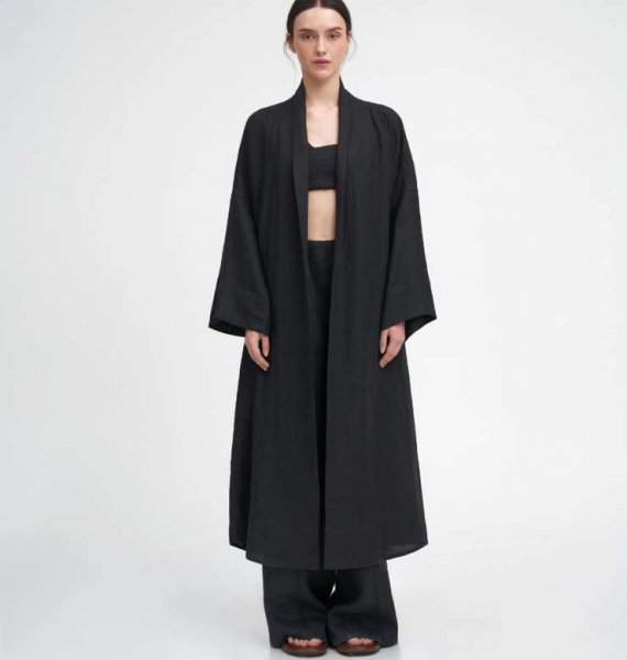 Кимоно — тренд лета 2025: как вписать его в гардероб и с чем сочетать