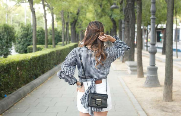 Французский акцент: простые способы стильно вписать клетку виши в летний гардероб