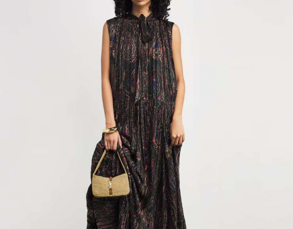 Летняя классика: как вписать плетеную сумку в любой образ, советы стилиста