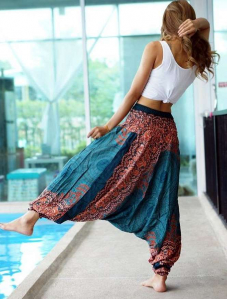 Восток — дело тонкое: как вписать в образ брюки-аладдины